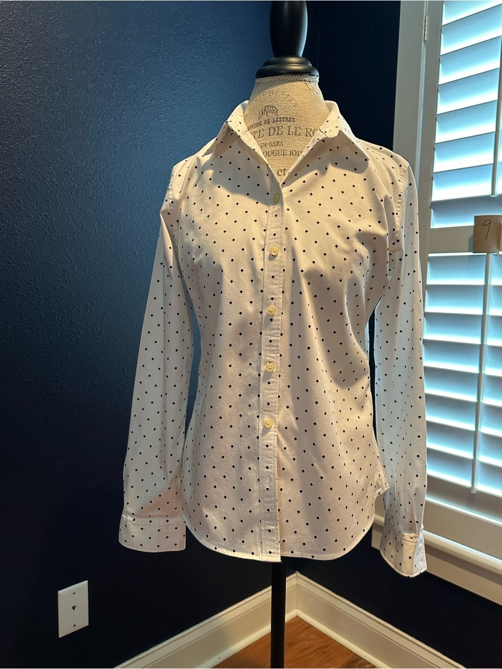 Banana Republic No Iron White Blouse with Black Diamond Dots